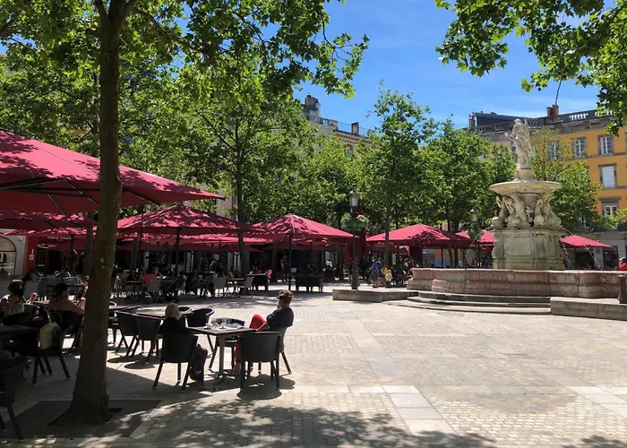 Le Nid Des Remparts